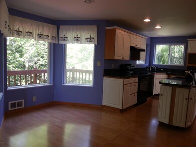 941 NW LANAI KITCHEN DININGROOM