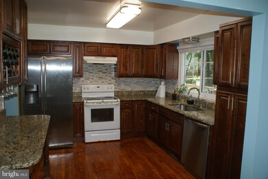 14918 Carriage Square Dr, Silver Spring, MD 20906 - photo 4