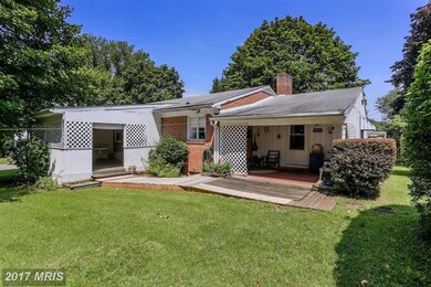 18627 Crestwood Dr, Hagerstown, MD 21742 - photo 4