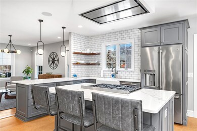 70 Dryden Ave, Pawtucket, RI 02860 - photo 5