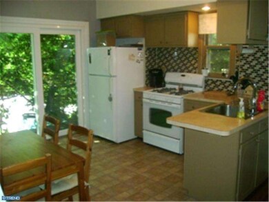 227 W Baltimore Ave, Lansdowne, PA 19050 - photo 4