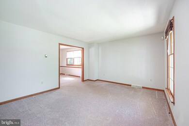 1420 Stirling St, Coatesville, PA 19320 - photo 5