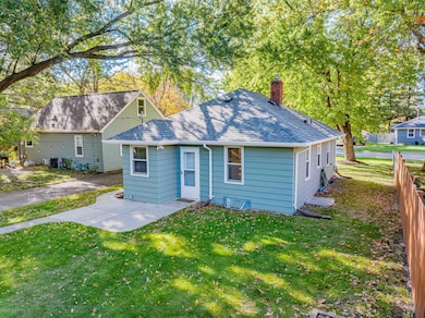 403 Madison Ave S, Hopkins, MN 55343 - photo 4