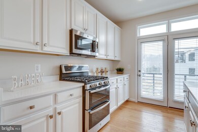 1006 Ribbon Limestone Terrace SE, Leesburg, VA 20175 - photo 7