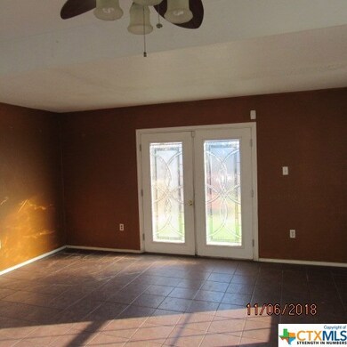 304 Texas St, Copperas Cove, TX 76522 - photo 6