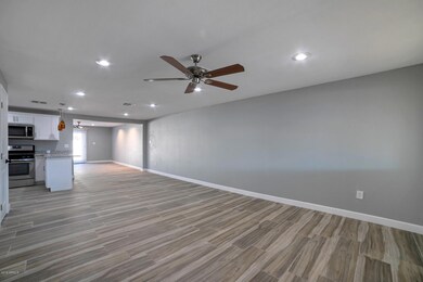 5618 W Berkeley Rd, Phoenix, AZ 85035 - photo 5