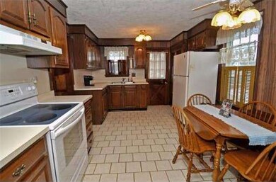 6 Taylor St, Milford, MA 01757 - photo 3