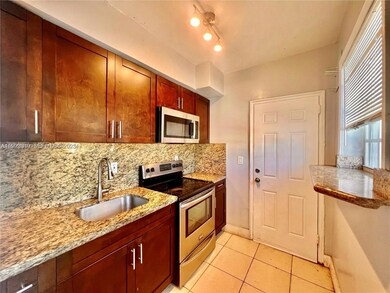 6940 Bay Dr unit 7, Miami Beach, FL 33141 - photo 5