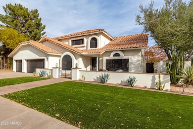 242 W Royal Palm Rd, Phoenix, AZ 85021 - photo 2