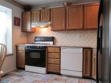 658 Kenney Ln, Brookhaven, PA 19015 - photo 4