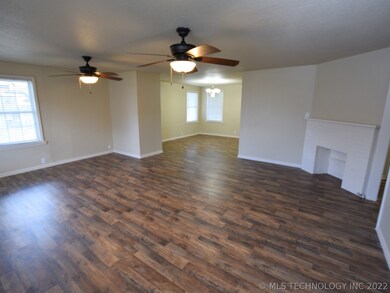 217 N Mission Ave, Tahlequah, OK 74464 - photo 6