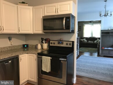 508 Heckel Ave, Spring City, PA 19475 - photo 4