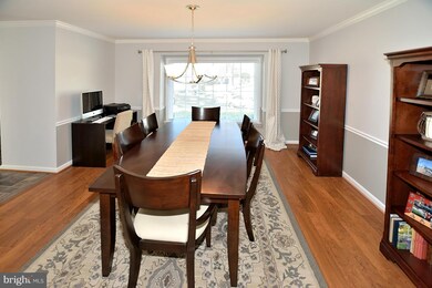 9069 Northedge Dr, Springfield, VA 22153 - photo 3