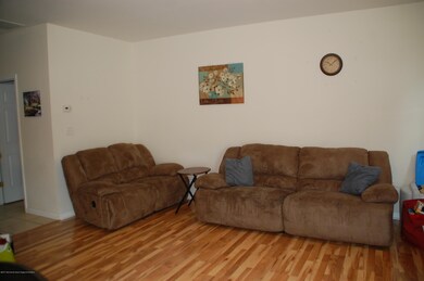 100PineSt#5Lakehurst (2)