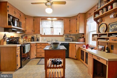 499 Manatawny St, Pottstown, PA 19464 - photo 5