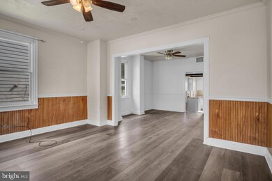 106 S Carlisle St, New Bloomfield, PA 17068 - photo 2