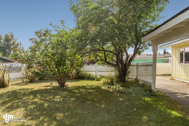 Front Yard_6896-SMALL