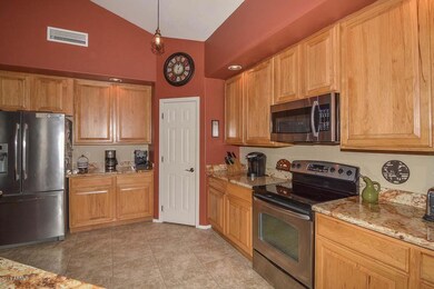 4219 W Reddie Loop, Phoenix, AZ 85083 - photo 6