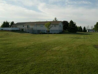 Swimming Pool/Hot Tub/Sauna BACK YARD