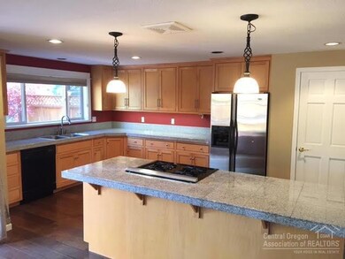 19740 Jade Ct, Bend, OR 97702 - photo 5