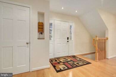 3734 Angelton Ct, Burtonsville, MD 20866 - photo 4