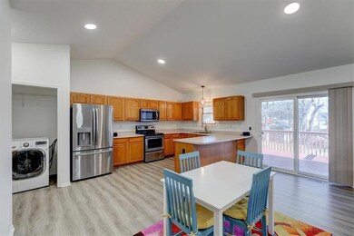 4113 Bayview Ct, Des Moines, IA 50320 - photo 7