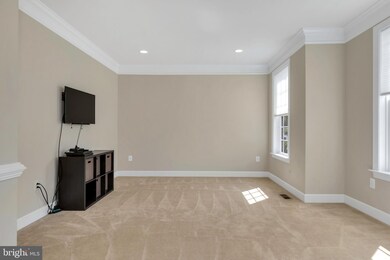 15726 Trongate Ct, Leesburg, VA 20176 - photo 6