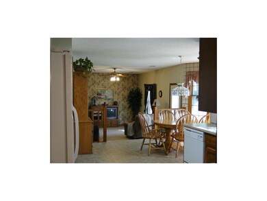 Country Kitchen / Family Room