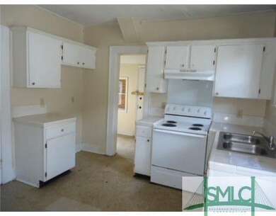 1131 E 38th St, Savannah, GA 31404 - photo 4