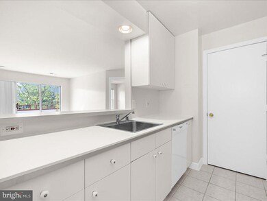 3323 Sir Thomas Dr unit 32, Silver Spring, MD 20904 - photo 7