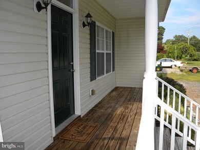 270 Monroe Dr, Colonial Beach, VA 22443 - photo 2