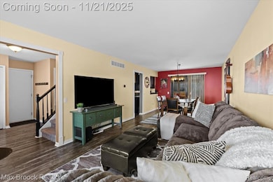 10496 Chestnut Ct, Plymouth, MI 48170 - photo 7