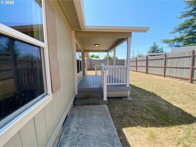 1312 Maryland Ave, Myrtle Point, OR 97458 - photo 5