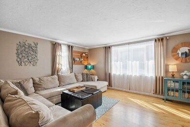 13 Bolton St, Worcester, MA 01604 - photo 2