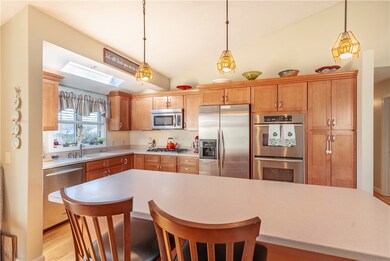 10 Woodcrest Ct, Cranston, RI 02921 - photo 6