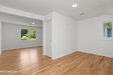 609 Round Hill Rd, Greenwich, CT 06831 - photo 5