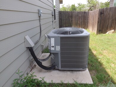 3515 Espada Point, San Antonio, TX 78222 - photo 2