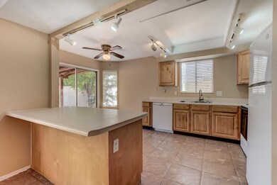 2427 W Gail Dr-11