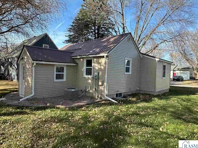 1318 10th Ave N, Saint James, MN 56081 - photo 3