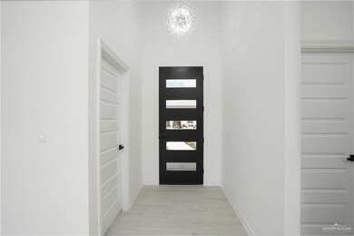 Front entrance / Foyer