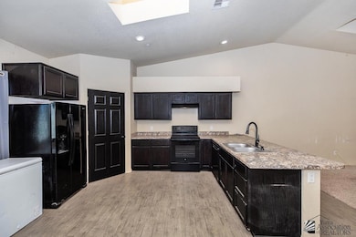 3917 S Desert Sky Dr, Yuma, AZ 85365 - photo 7