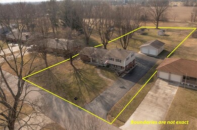 3450 Marilyn St, Columbus, IN 47203 - photo 3