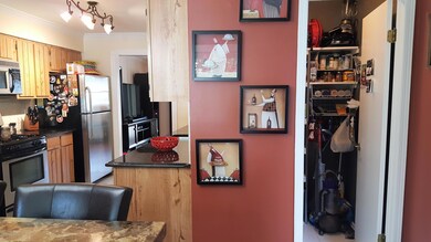 30 Corona Kitchen Pantry