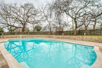 1811 Camelot Dr, Grapevine, TX 76051 - photo 3
