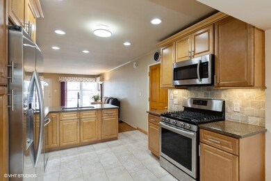 908 Norfolk Ave, Westchester, IL 60154 - photo 4