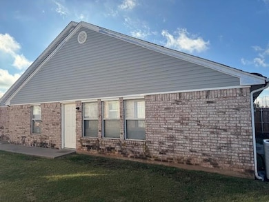 1636 High Cir, Norman, OK 73071 - photo 4