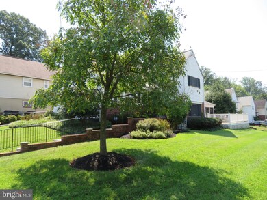 6033 Mustang Dr, Riverdale, MD 20737 - photo 2