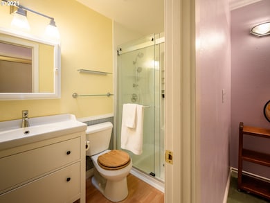 Bathroom, Attached