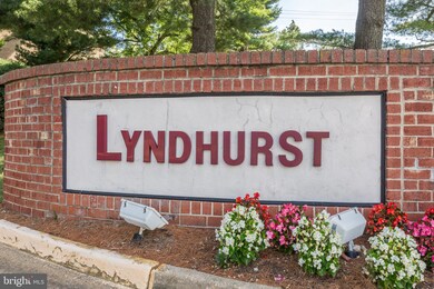 3800 Lyndhurst Dr unit 204, Fairfax, VA 22031 - photo 2
