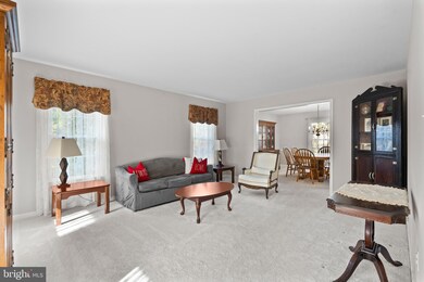 9054 Northedge Dr, Springfield, VA 22153 - photo 3